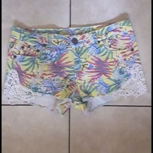 Ripped booty shorts size 9